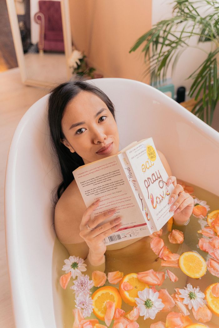  Những thói quen hàng ngày có thể trở thành lúc đọc sách. Ảnh minh hoạ: Adventure Studio /Pexels. 