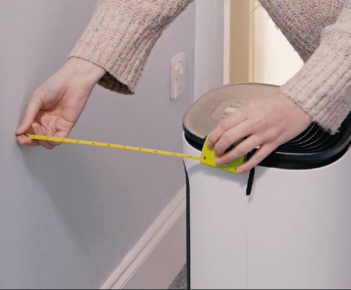Đặt máy hút ẩm cách tường 10-15 cm để không khí lưu thông tốt hơn. Ảnh: Meaco Blog.