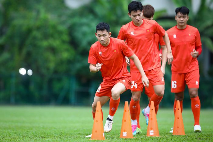 Nguyễn Hai Long đang càng chơi càng hay ở tuyển Việt Nam. Anh tỏ ra hiệu quả cả khi đá chính lẫn lúc vào sân từ ghế dự bị. 