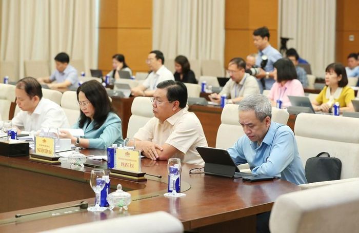 Các đại biểu dự phiên họp
