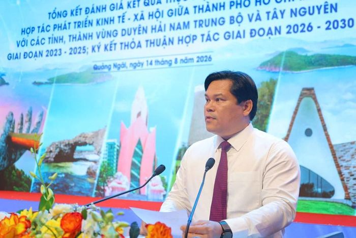 Phó Chủ tịch UBND tỉnh Quảng Ngãi Trần Phước Hiền phát biểu