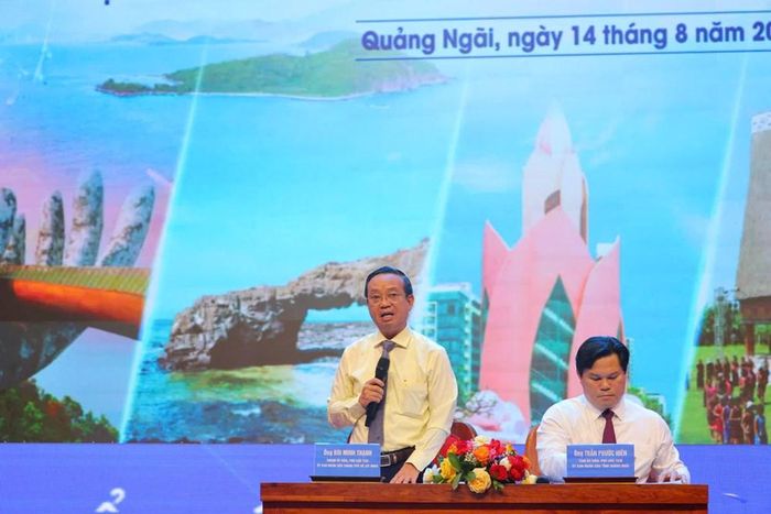 Phó Chủ tịch UBND TP.HCM Bùi Minh Thạnh và Phó Chủ tịch UBND tỉnh Quảng Ngãi Trần Phước Hiền đồng chủ trì hội nghị