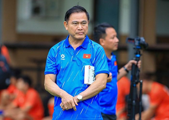 Phó Chủ tịch VFF Trần Anh Tú cho biết, việc thi đấu trên mặt sân cỏ lá gừng không phải là vấn đề với các cầu thủ Việt Nam