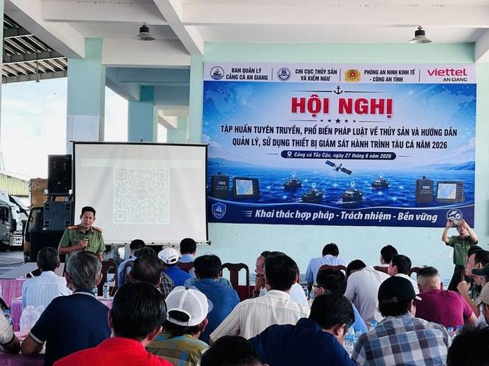 Hội nghị tập huấn, tuyên truyền, phổ biến pháp luật về thủy sản cho bà con ngư dân tỉnh An Giang - Ảnh: chinhphu.vn/LS