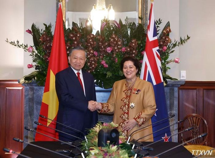 Tổng Bí thư, Chủ tịch nước Tô Lâm và Toàn quyền New Zealand Dame Cindy Kiro. (Ảnh: Thống Nhất/TTXVN)