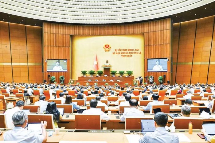 Quang cảnh phiên họp Quốc hội sáng 13/8. (Ảnh DUY LINH)