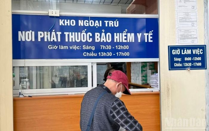Quyền lợi của người tham gia bảo hiểm y tế ngày càng được mở rộng cả về phạm vi và mức hưởng. (Ảnh: ĐỖ THOA)