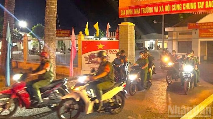 Công an Tây Ninh ra quân bảo đảm an ninh, trật tự, phòng, chống tội phạm. (Ảnh: THANH PHONG)