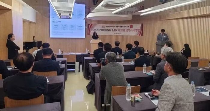 Quang cảnh tọa đàm. (Ảnh: Lãnh sự quán Việt Nam tại Busan cung cấp)