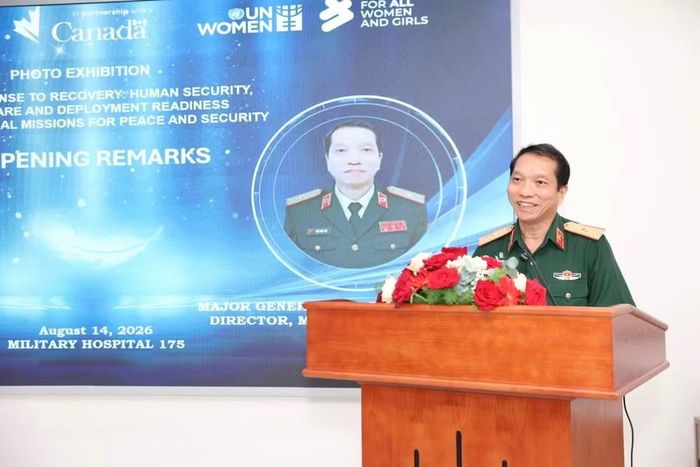 Thiếu tướng Trần Quốc Việt, Giám đốc Bệnh viện Quân y 175 phát biểu tại sự kiện.