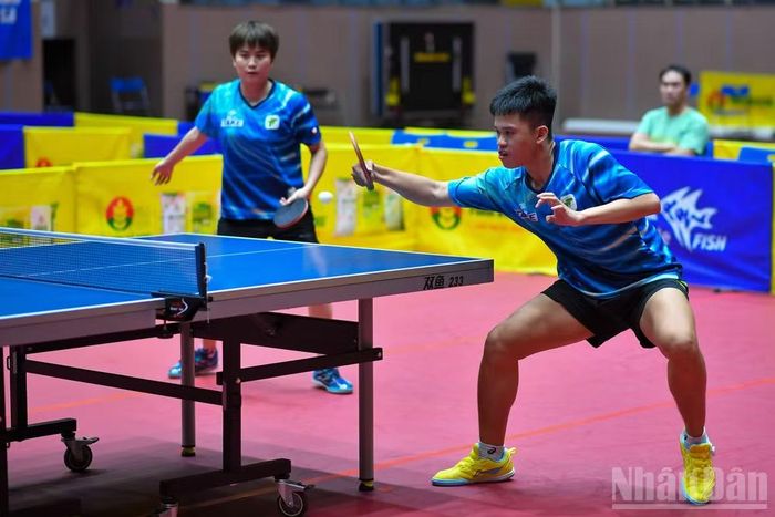 Tay vợt 18 tuổi - Nguyễn Văn Nam nhập cuộc thuận lợi. (Ảnh: THẾ ĐẠI)