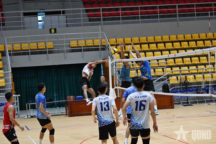  Một pha chắn bóng hay. 