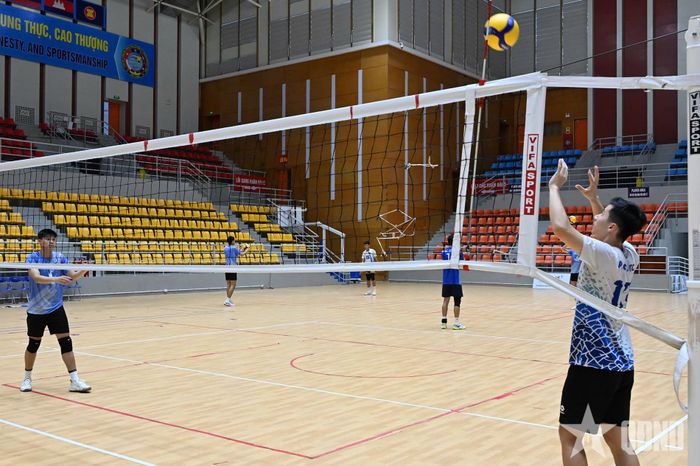  Tập luyện khả năng chuyền bóng. 