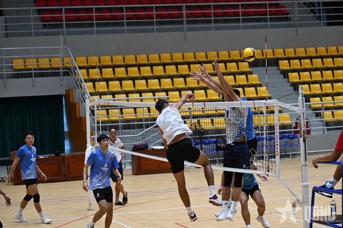  Tinh thần toàn đội đang lên rất cao. 