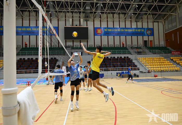  Rèn luyện khả năng đánh bóng nhanh trên lưới. 