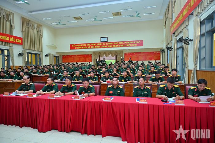  Các đại biểu dự buổi bế mạc.