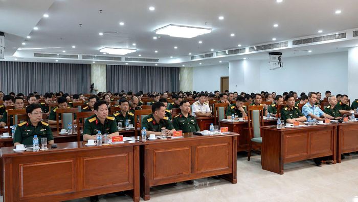 Các đại biểu tham dự hội nghị. 