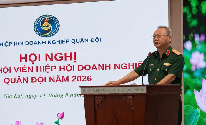 Thiếu tướng Hoàng Văn Sỹ, Tư lệnh Binh đoàn 15 phát biểu tại hội nghị. 