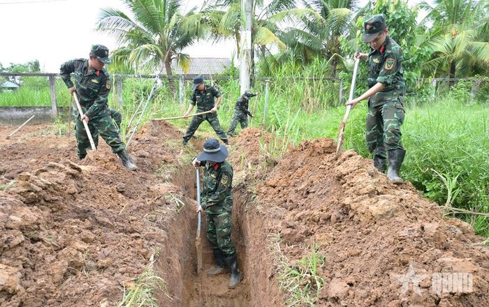 Khu vực nghĩa trang tạm tại xã Khánh Thạnh Tân, tỉnh Vĩnh Long.