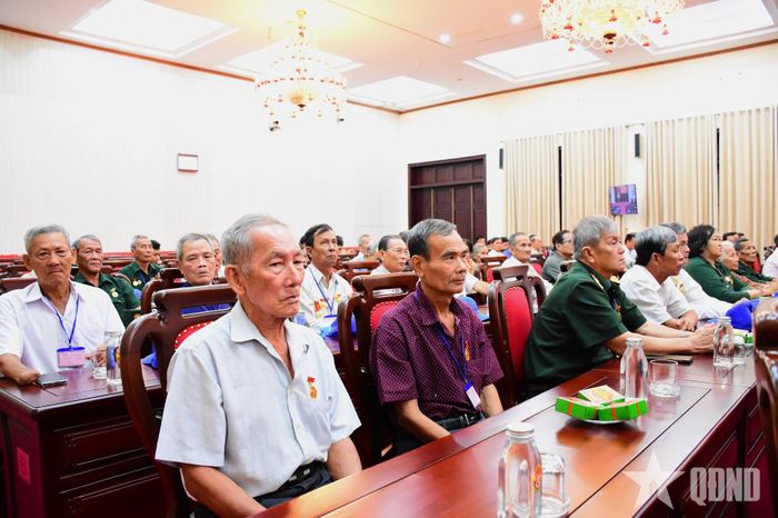 Các đại biểu dự gặp mặt.  