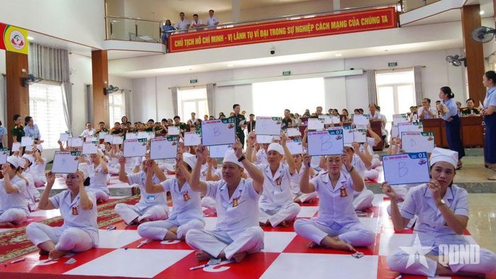  Các thí sinh tham gia tranh tài tại hội thi.  