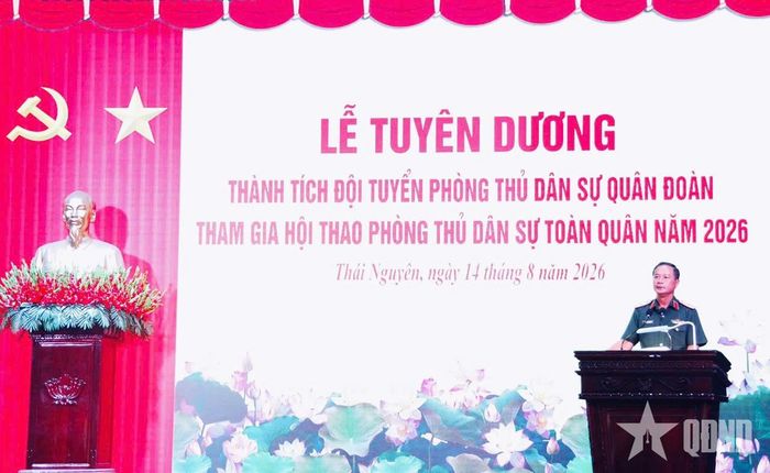 Thiếu tướng Nguyễn Thành Phố phát biểu tại lễ tuyên dương.