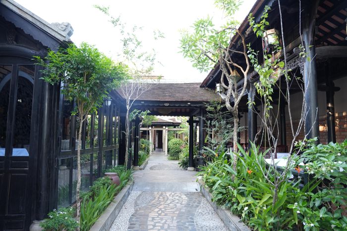 Nhà vườn Huế không chỉ là không gian cư trú mà còn là tác phẩm nghệ thuật kết hợp hài hòa giữa kiến trúc, cây xanh và đời sống tinh thần 