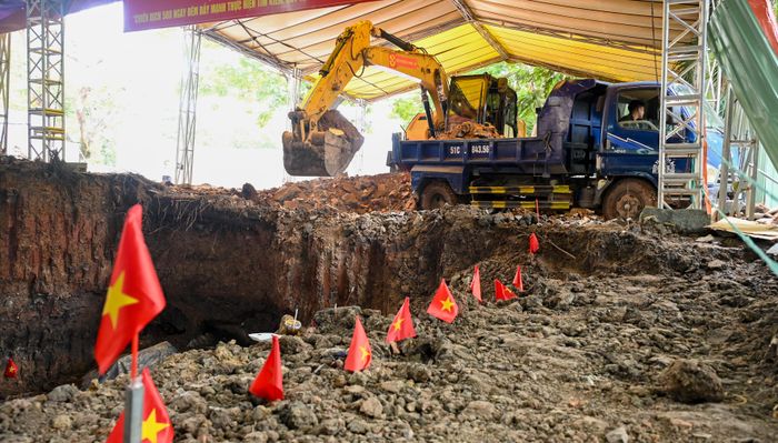  Lực lượng chức năng tiếp tục mở rộng vị trí thăm dò thứ 3 tại khu A 
