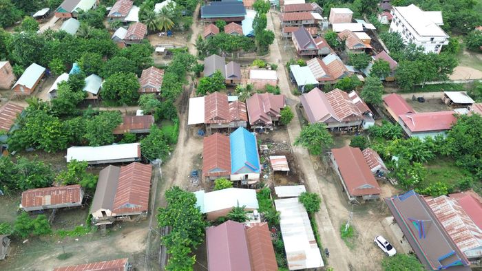  Toàn bộ bôn Jứ sẽ được di dời đến nơi ở mới để tránh thiên tai. Ảnh: HỮU PHÚC 