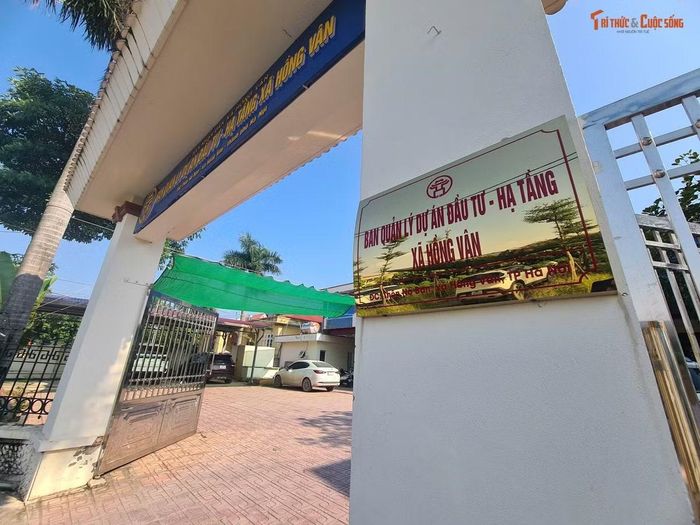Ông Nguyễn Quốc Việt - Phó giám đốc Ban Quản lý dự án đầu tư - hạ tầng xã Hồng Vân cho biết thêm, trước những kiến nghị của người dân, địa phương sẽ xem xét phương án để làm sao cho quyền lợi của người dân được đảm bảo.