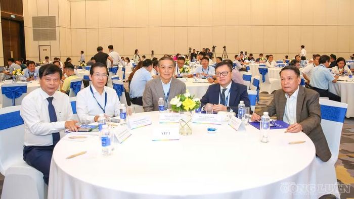 Diễn đàn có sự tham dự của lãnh đạo Hội Nhà báo Việt Nam, lãnh đạo WAN-IFRA cùng các chuyên gia, diễn giả trong nước và quốc tế.