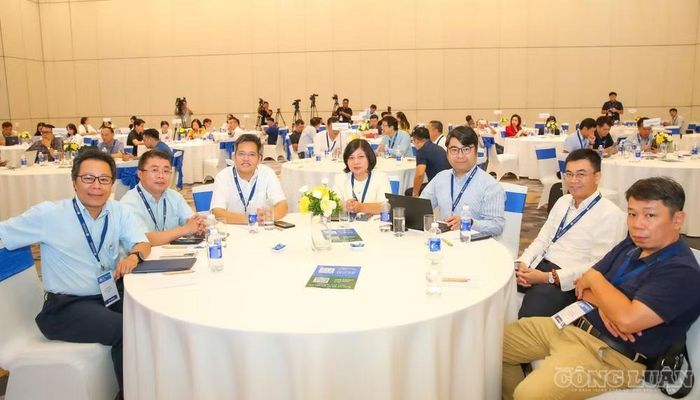 Diễn đàn quy tụ hơn 200 đại biểu là lãnh đạo các cơ quan quản lý, cơ quan báo chí, chuyên gia công nghệ và diễn giả trong nước, quốc tế.
