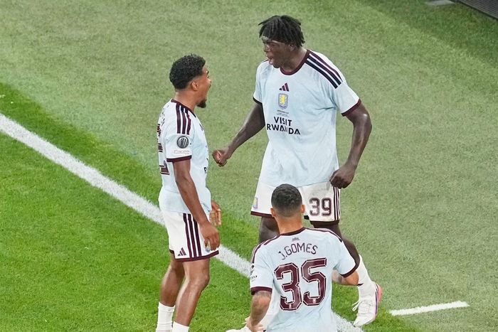  Madjo (số 39) ăn mừng sau khi ghi bàn vào lưới PSG. 
