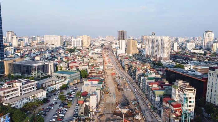 Riêng hai hạng mục cầu vượt trên tuyến dự kiến sẽ hoàn thành trước ngày 31/12/2026.