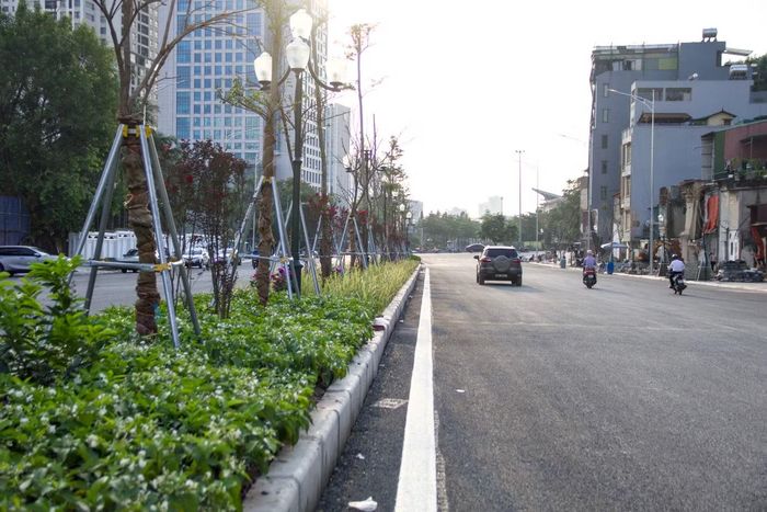 Sau thời gian tích cực thi công, đoạn tuyến Vành đai 1 kết nối vào nút giao Voi Phục đã diện hình hài khang trang, hiện đại. Trong đó, đoạn từ Voi Phục đến Bệnh viện Nhi Trung ương cơ bản hoàn tất các hạng mục chính, các phương tiện đã bắt đầu lưu thông tạm thời để di chuyển về khu vực Bệnh viện Phụ sản Hà Nội và Bệnh viện Nhi Trung ương.