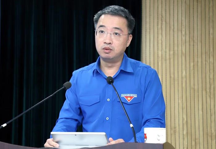 Anh Nguyễn Tường Lâm phát biểu tại hội nghị. Ảnh: Lâm Đăng Hải