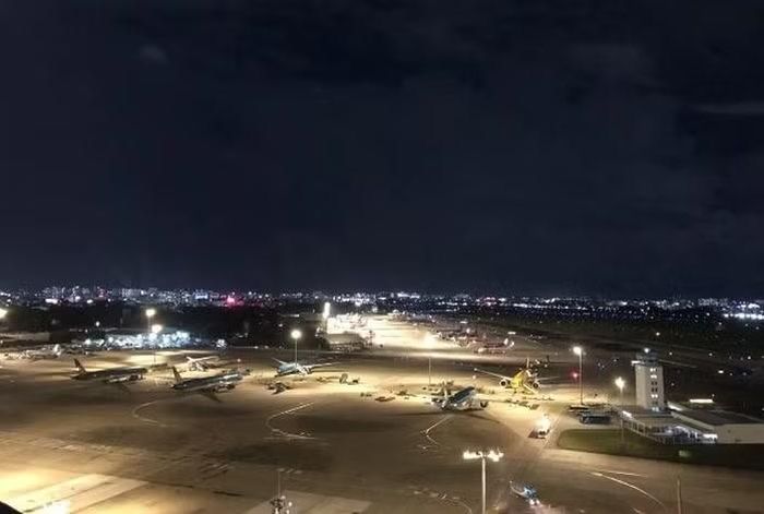 Trong thời gian có hoạt động của vật thể bay đã ảnh hưởng đến 21 chuyến bay ở Tân Sơn Nhất.