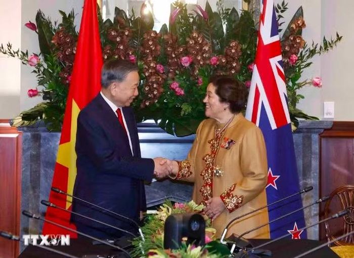 Toàn quyền New Zealand Cindy Kiro đón Tổng Bí thư, Chủ tịch nước Tô Lâm. Ảnh: TTXVN.
