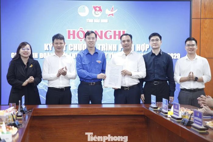 Bàn giao công tác quản lý Câu lạc bộ Đầu tư & Khởi nghiệp tỉnh Bắc Ninh