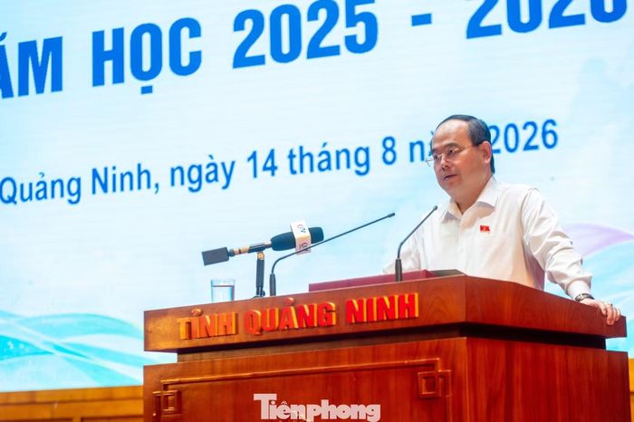 Kết thúc buổi đối thoại và giao nhiệm vụ và gửi thông điệp tới thế hệ trẻ trước thềm năm học mới, Bí thư Tỉnh ủy Quản Minh Cường mong muốn, mỗi học sinh, sinh viên Quảng Ninh cần nuôi dưỡng khát vọng lớn, dám đặt ra áp lực để vươn lên nhưng phải kiên trì rèn luyện từ những việc nhỏ nhất. Người đứng đầu Quảng Ninh nhắn nhủ thế hệ trẻ không chỉ chú trọng tích lũy tri thức, làm chủ công nghệ và ngoại ngữ để trở thành những "công dân toàn cầu", người tạo ra tri thức mới, đồng thời giữ gìn bản sắc văn hóa, lòng tự hào dân tộc và luôn hướng về xây dựng quê hương Quảng Ninh ngày càng giàu đẹp, văn minh, hiện đại...