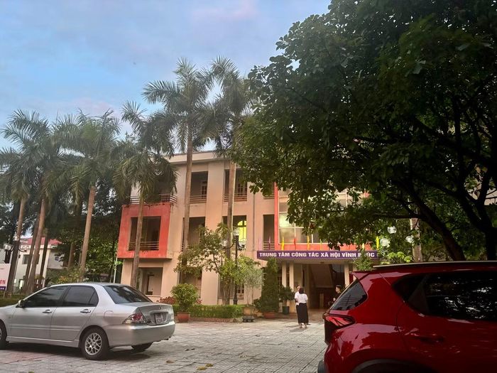 Chiều tối 14/8, chị Pi Năng Thị Thiên đến Trung tâm Công tác xã hội Vĩnh Phúc làm thủ tục đón các con về gia đình.