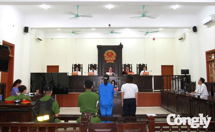 Quang cảnh phiên tòa.