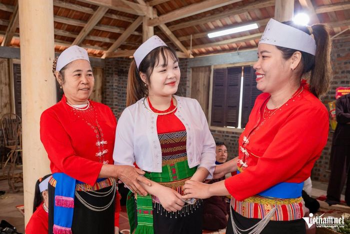 Đám cưới truyền thống của người Mường là một chuỗi nghi lễ mang đậm bản sắc văn hóa. Ảnh: N.L
