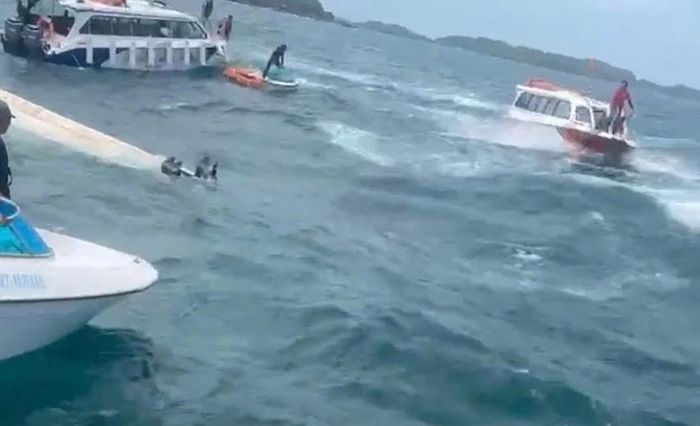 Công an tỉnh An Giang củng cố chứng cứ, điều tra vụ lật ca nô khiến 15 du khách tử vong. Ảnh: Bạn đọc cung cấp