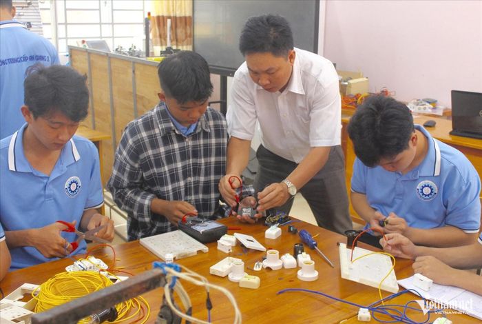 Đào tạo nghề tại Trường Trung cấp An Giang 1. Ảnh: Tào Đạt