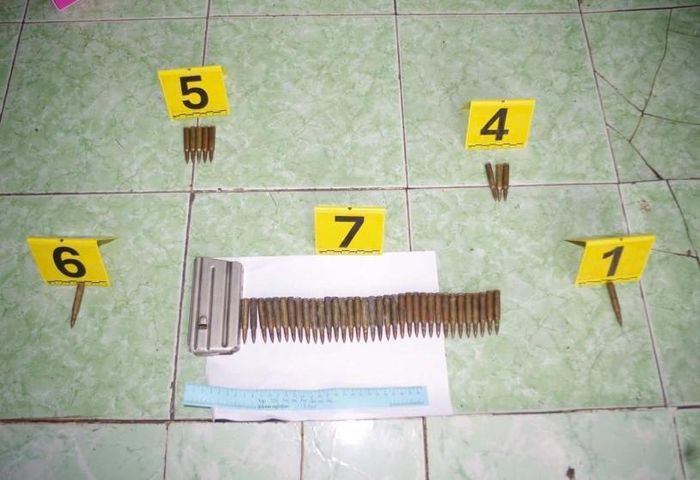 45 viên đạn cùng hộp tiếp đạn. Ảnh: CACC
