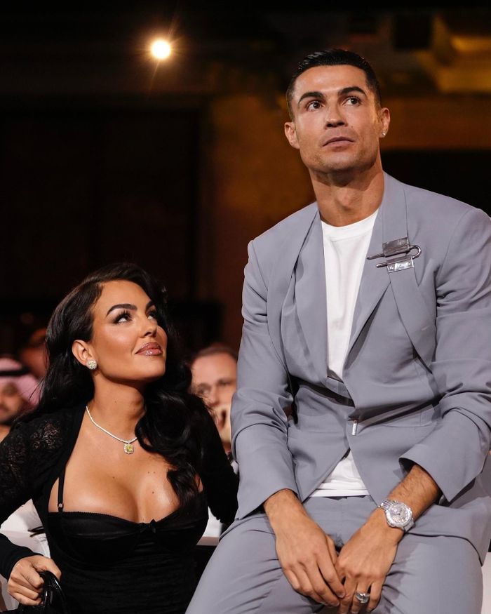 Ronaldo và Georgina Rodriguez gắn bó nhiều năm trước khi kết hôn hôm 11/8 vừa qua. 