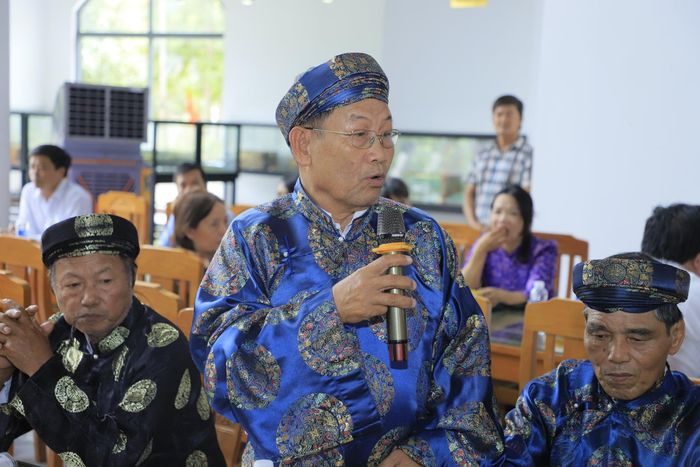 Nhiều đại biểu cho rằng, việc thực hiện quy định nếp sống văn minh trong việc tổ chức tang lễ, trong đó có hỏa táng phải bắt đầu từ cán bộ, đảng viên, qua đó làm gương cho các tầng lớp nhân dân