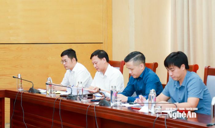 Các đại biểu dự hội nghị tại điểm cầu UBND tỉnh Nghệ An. Ảnh: Thành Duy