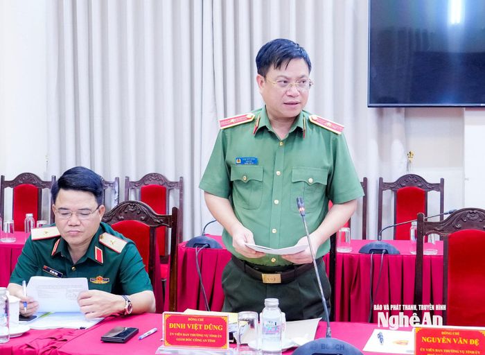 Đồng chí Thiếu tướng Đinh Việt Dũng - Giám đốc Công an tỉnh phát biểu. Ảnh: Phạm Bằng